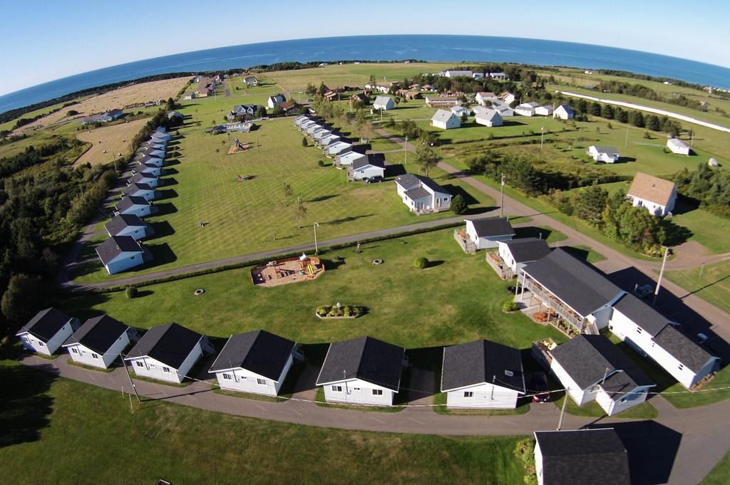 Cavendish Bosom Buddies Cottage Resort Exterior photo