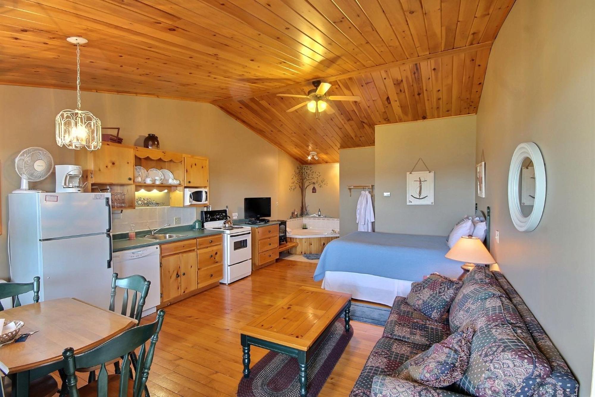 Cavendish Bosom Buddies Cottage Resort Room photo