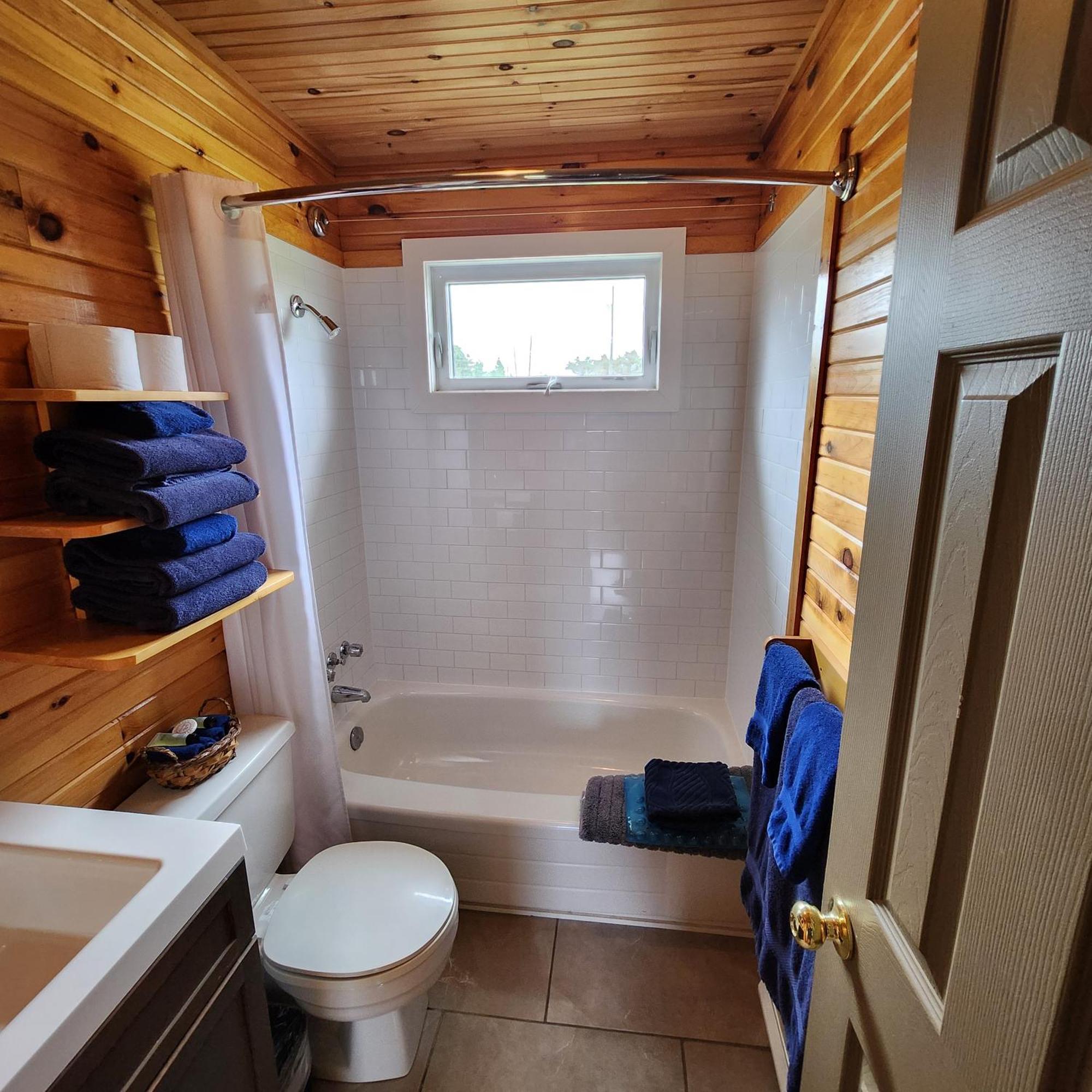 Cavendish Bosom Buddies Cottage Resort Exterior photo