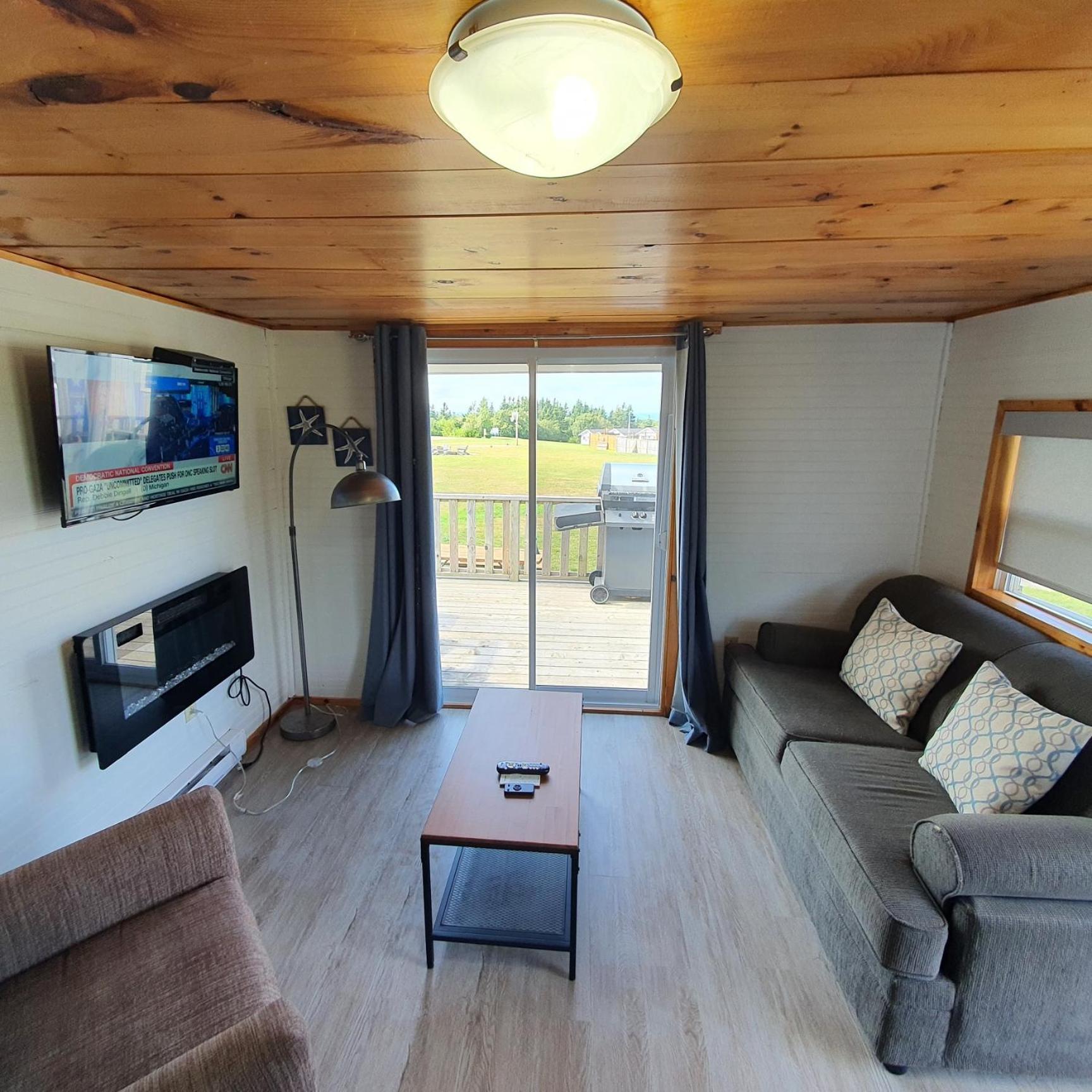 Cavendish Bosom Buddies Cottage Resort Exterior photo