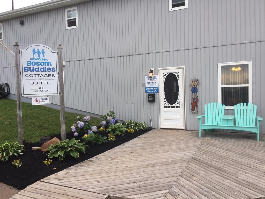 Cavendish Bosom Buddies Cottage Resort Exterior photo