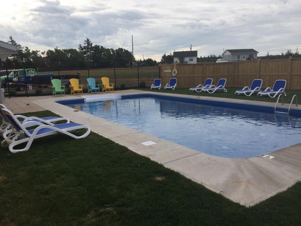 Cavendish Bosom Buddies Cottage Resort Exterior photo